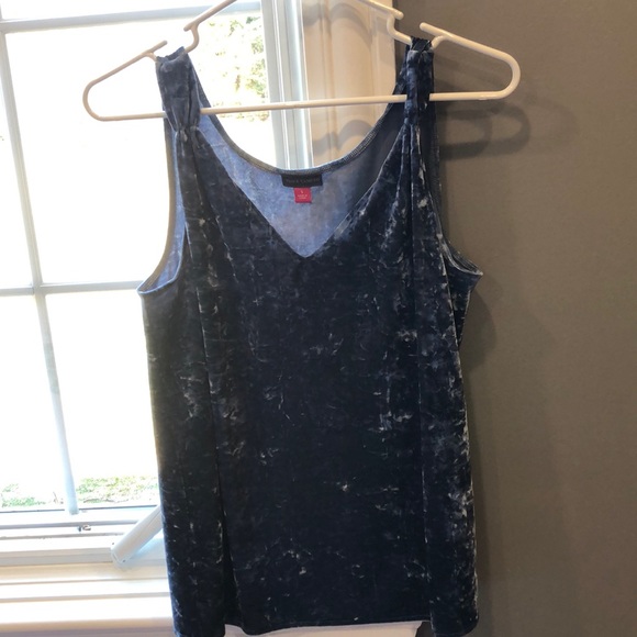 Super cute Vince Camuto crushed Velvet tank top - Picture 4 of 4